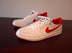 Nike Air Jordan 1 Low og University Red 45, Ophalen of Verzenden, Zo goed als nieuw, Wit