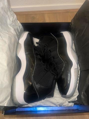 Jordan 11 space jam maat eu42/us8.5 beschikbaar voor biedingen
