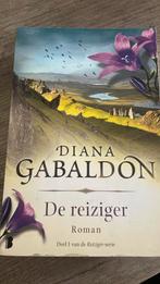 Diana Gabaldon - De reiziger, Ophalen of Verzenden, Nederland, Diana Gabaldon, Zo goed als nieuw