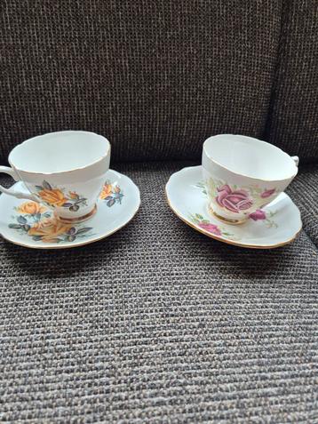 2 Colclough Engelse kop en schotels met rozen beschikbaar voor biedingen