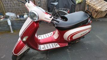 Senzo Rivalux scooter -opknapper-nieuwe accu en carburateur  beschikbaar voor biedingen