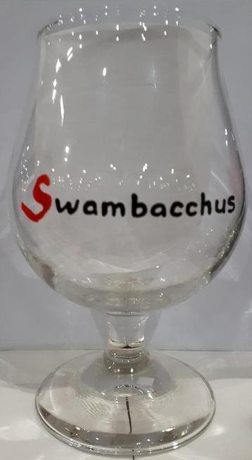 Swambacchus Bierglas op voet beschikbaar voor biedingen