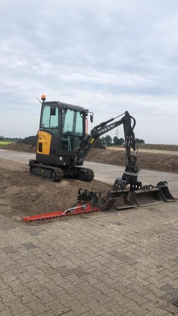 grondverzet, grondwerken, minikraan  beschikbaar voor biedingen