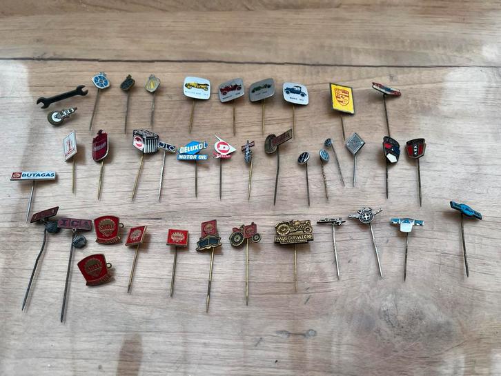 Verzameling oude speldjes, automerken., Verzamelen, Speldjes, Pins en Buttons, Zo goed als nieuw, Speldje of Pin, Transport, Ophalen of Verzenden
