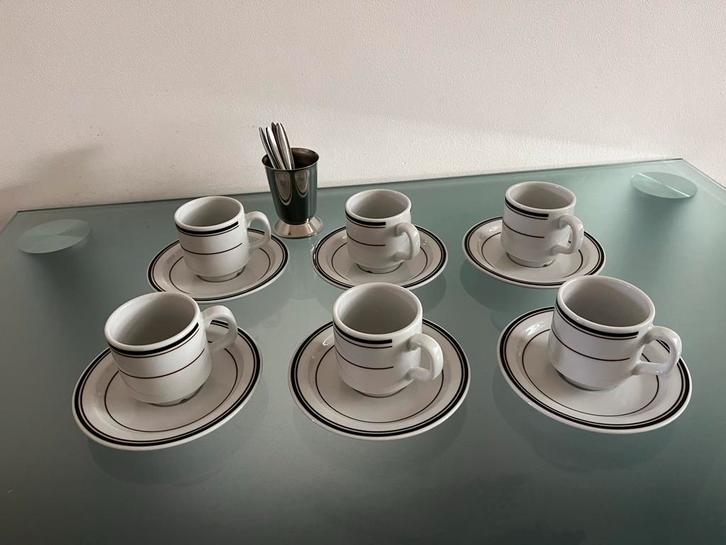 Vintage Kop en Schotels en rvs lepelvaasje met lepeltjes, Huis en Inrichting, Keuken | Servies, Zo goed als nieuw, Kop(pen) en/of Schotel(s)