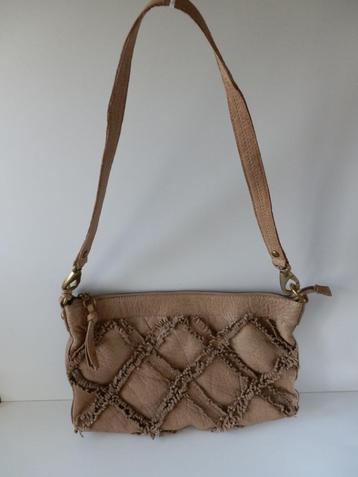 Pieter Ary damestas. beschikbaar voor biedingen