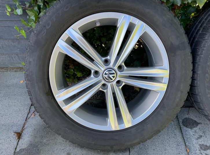 Orginele vw tiguan rline sebring velgen 18 inch winterbanden, Auto-onderdelen, Banden en Velgen, Velg(en), Zomerbanden, 18 inch