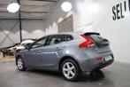 Volvo V40 1.5 T2 € 17.245,00, Auto's, Volvo, Nieuw, Origineel Nederlands, Zilver of Grijs, 5 stoelen