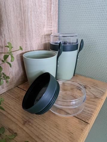 Lunchbeker voedselcontainer beschikbaar voor biedingen
