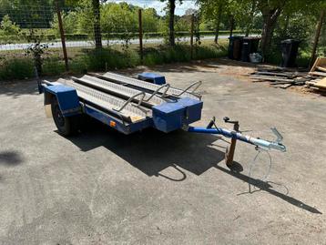 Motortrailer huren voor tot 3 motoren of scooters beschikbaar voor biedingen