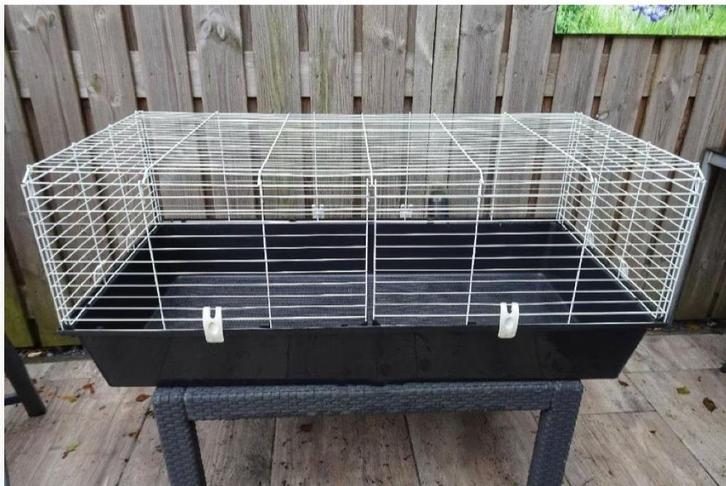 Mooie GROTE Z.G.A.N. Kooi, zwarte bak en witte tralies !!!, Dieren en Toebehoren, Knaagdieren en Konijnen | Hokken en Kooien, Zo goed als nieuw