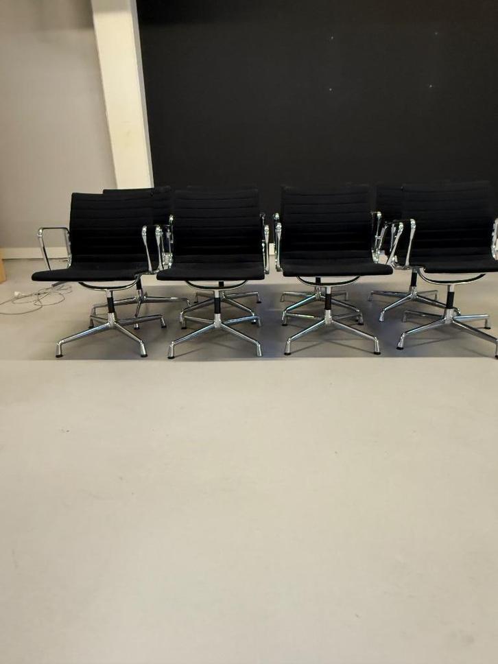 4 x Eames 107 bureaustoel by Vitra, Huis en Inrichting, Bureaustoelen, Gebruikt, Bureaustoel, Zwart, Ophalen