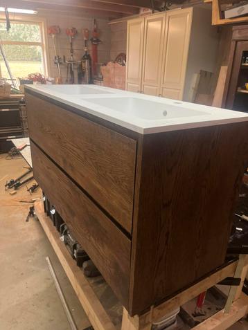 Massief eiken badmeubel beschikbaar voor biedingen