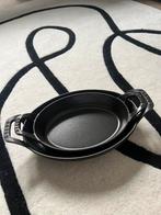 Staub oval gratin cast iron pans 24cm and 21cm, Huis en Inrichting, Ophalen of Verzenden, Gebruikt