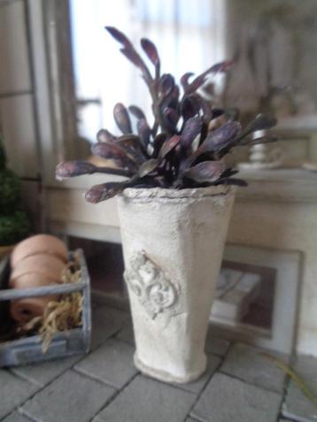 Brocante pot met plant....Poppenhuis 1:12... (Fotonr F20)*   beschikbaar voor biedingen