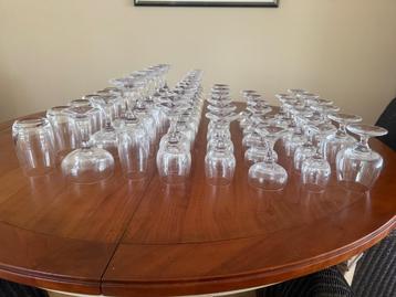 Kristalglazen servies (55 delig) beschikbaar voor biedingen