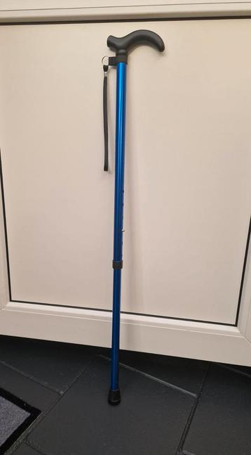 NIEUW Lichtgewicht wandelstok blauw in hoogte verstelbaar beschikbaar voor biedingen