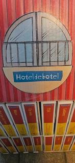 Hotel de botel doos compleet en in goede staat, Ophalen of Verzenden, Zo goed als nieuw, Taal en Lezen