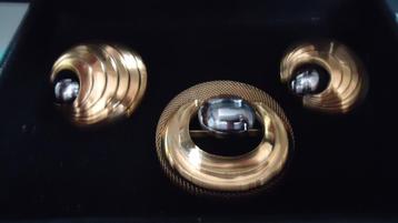 Originele Armani Bugatti broche en bijpassende oorbellen beschikbaar voor biedingen