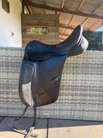 Dressuurzadel 17,5 inch, Dieren en Toebehoren, Paarden en Pony's | Dekens en Dekjes, Ophalen of Verzenden, Gebruikt