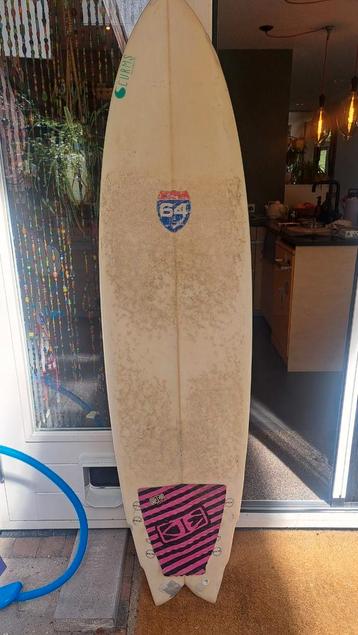 Surfboard 6'4" - Gebruikt beschikbaar voor biedingen