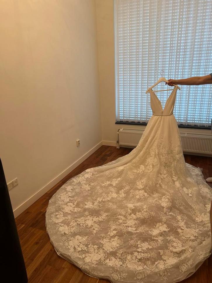 Trouwjurk Enzoani Blue, model Nico Mt 34-36, Kleding | Dames, Trouwkleding en Trouwaccessoires, Zo goed als nieuw, Trouwjurk, Overige kleuren