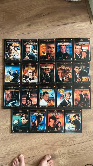 James Bond / 007 verzameling bestaande uit 19 films. beschikbaar voor biedingen