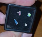 Ruwe opaal in doosje, Sieraden, Tassen en Uiterlijk, Edelstenen, Ophalen of Verzenden, Zo goed als nieuw