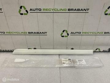 Portierlijst Links Achter VW Golf Plus NIEUW  5M0853753B beschikbaar voor biedingen