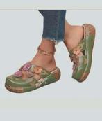 Nieuwe sloffen maat 38. Binnenzool 24.3 cm, Kleding | Dames, Schoenen, Nieuw, Groen, Sandalen of Muiltjes, Ophalen of Verzenden