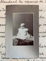 Foto - baby (NN), Verzamelen, Foto's en Prenten, Foto, Ophalen of Verzenden, Zo goed als nieuw, Voor 1940