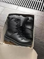 Leger kisten, Ophalen of Verzenden, Nieuw, Zwart, Sneakers of Gympen