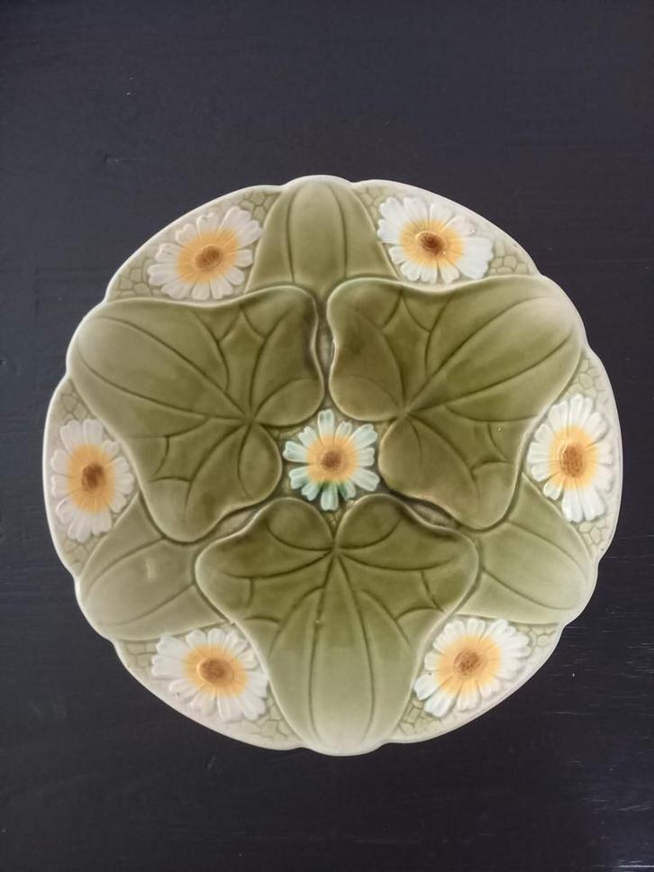 Vintage Majolica Bord Madelief of Waterlelie, Antiek en Kunst, Antiek | Schalen, Ophalen of Verzenden