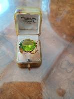 Prachtige gouden vintage ring met groene spinel., Verzenden, Zo goed als nieuw