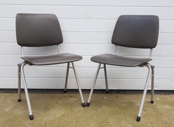 61 x Vintage Marko schoolstoelen retro stoelen horeca cafe beschikbaar voor biedingen