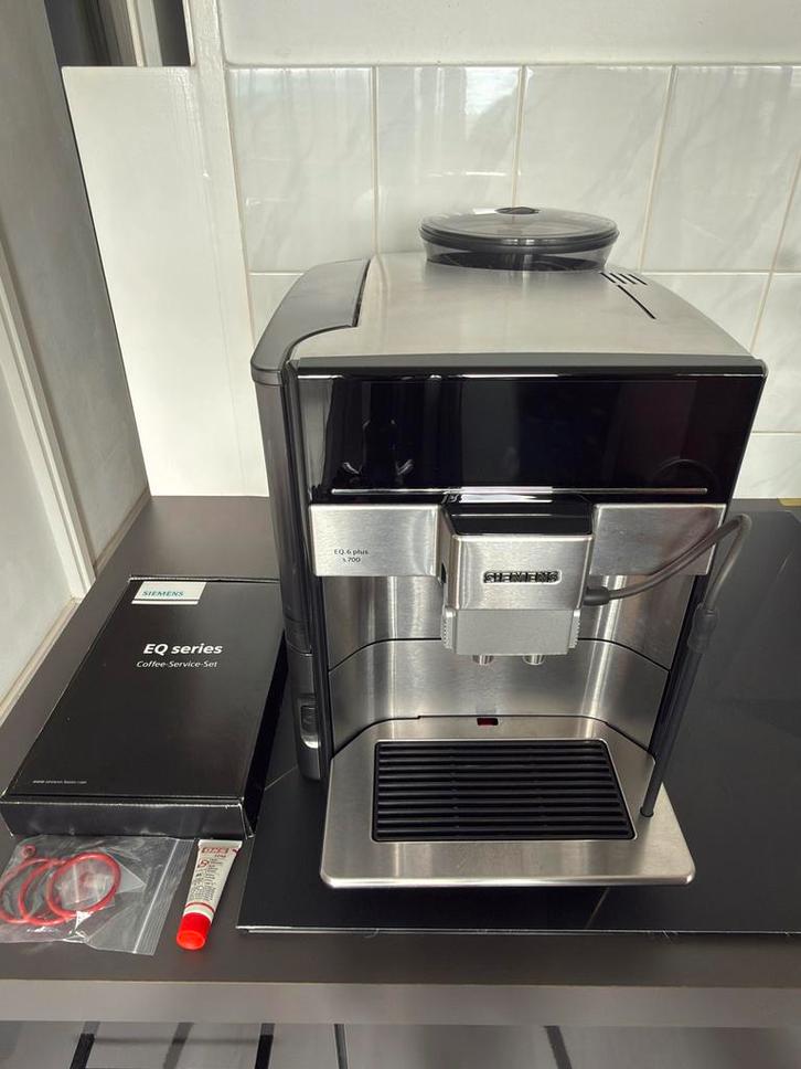 Siemens EQ.6 Plus S700, Witgoed en Apparatuur, Koffiezetapparaten, Gebruikt, Koffiebonen, Koffiemachine, Afneembaar waterreservoir
