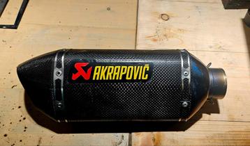 Akrapovic slip on demper (geen imitatie) beschikbaar voor biedingen