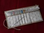 Unieke haaknaalden-etui met goud-lurex voor 12 haaknaalden, Hobby en Vrije tijd, Breien en Haken, Ophalen of Verzenden, Nieuw