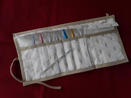 Unieke haaknaalden-etui met goud-lurex voor 12 haaknaalden, Hobby en Vrije tijd, Breien en Haken, Nieuw, Breien of Haken, Overige typen