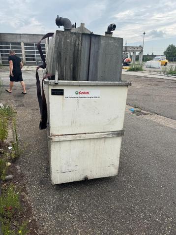 Tank voor Olie of Afgewerkte olie tank 2x beschikbaar voor biedingen