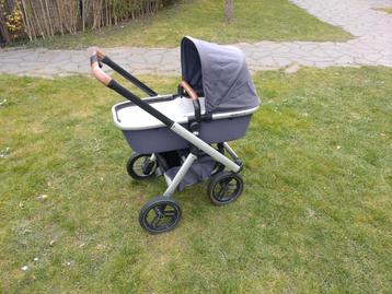 Dubatti kinderwagen, leder.  beschikbaar voor biedingen