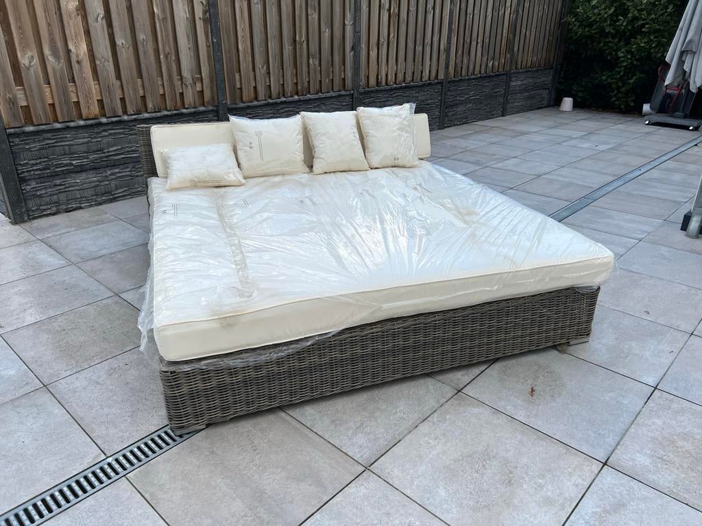 Loungebed 220x200 - Wit, Zwart, Grijs  Nieuw!! Afhaal Venlo, Tuin en Terras, Ligbedden, Ophalen of Verzenden, Nieuw, Rotan