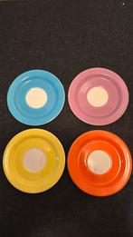 4 fel gekleurde schoteltjes Pagnossin, Ophalen of Verzenden, Zo goed als nieuw, Overige stijlen, Kop(pen) en/of Schotel(s)