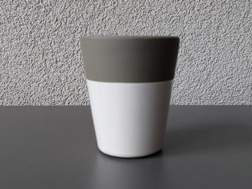 Kleine wit met groen/grijs vaas plant potje bloem beschikbaar voor biedingen