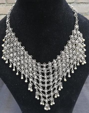 Collier. India. Metaal. Silverplated. Handmade.  beschikbaar voor biedingen