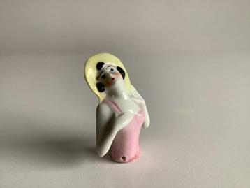 art deco halfdoll beschikbaar voor biedingen