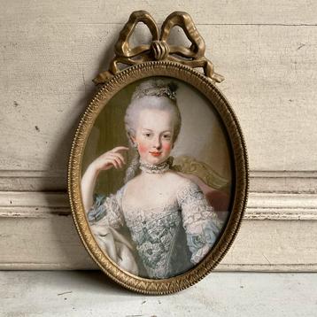 Lijst met strik *tres jolie Duiven* beschikbaar voor biedingen