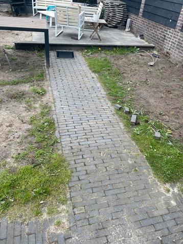 BIEDEN 15m2 gebakken straatstenen beschikbaar voor biedingen
