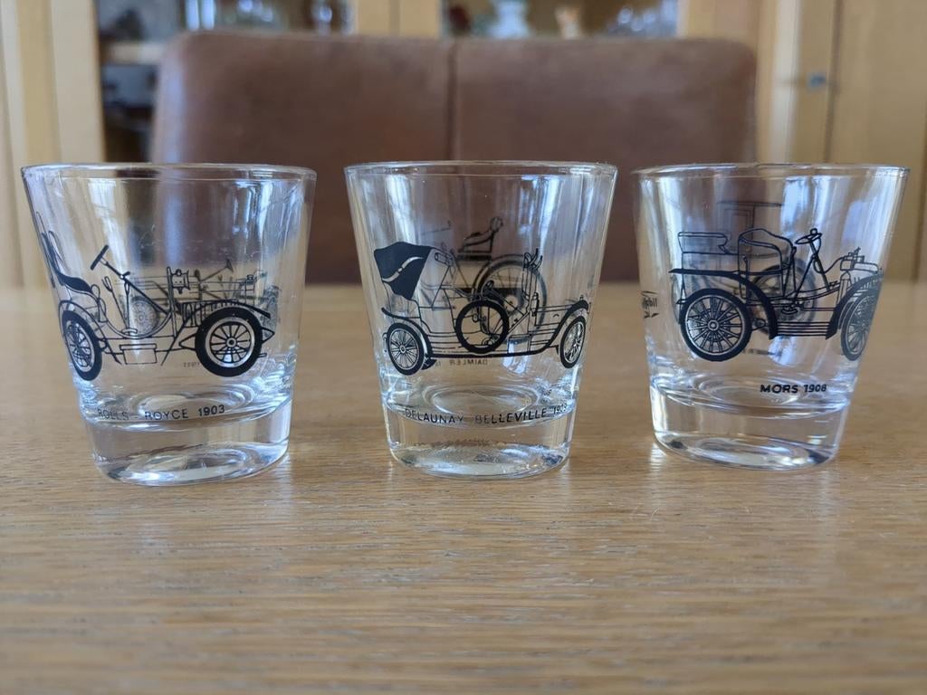 3 Shotglaasjes met Oldtimer Auto's, Verzamelen, Glas en Borrelglaasjes, Ophalen, Gebruikt, Borrel- of Shotglas