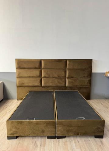 Tweepersoonsbed met opbergruimte beschikbaar voor biedingen